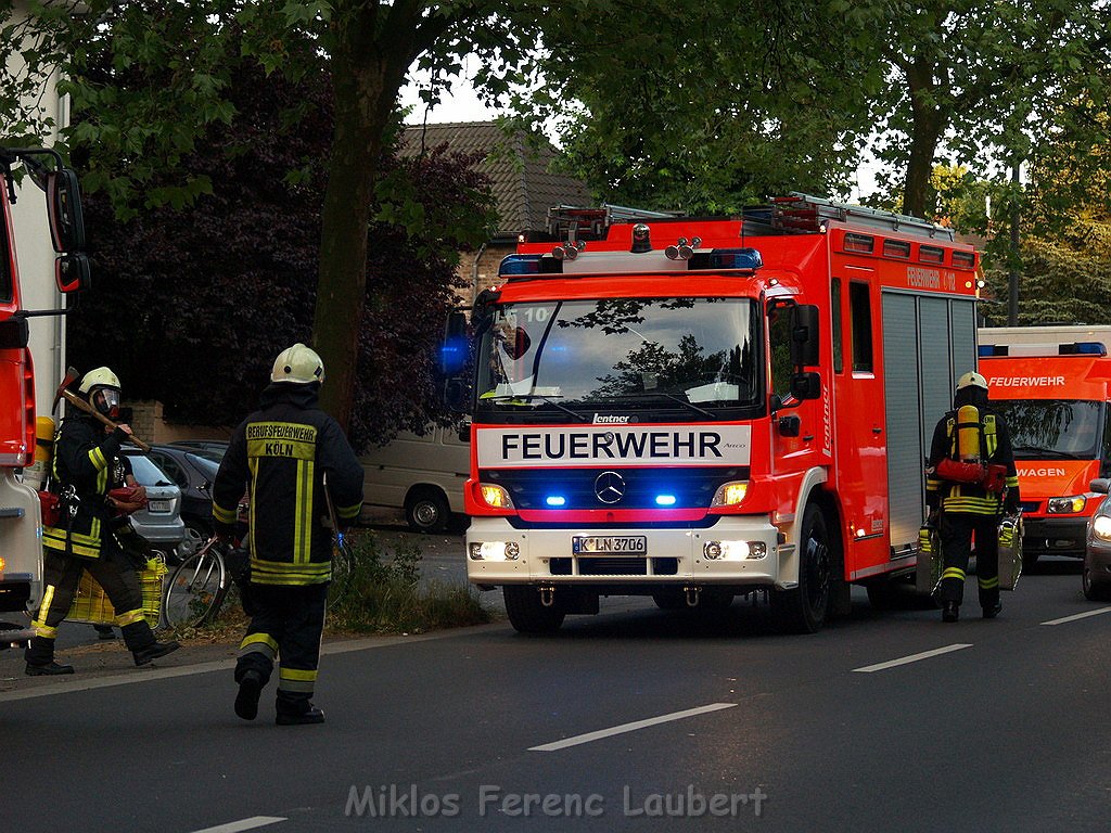 Einsatz BF Koeln Ostheim Frankfurterstr P18.JPG